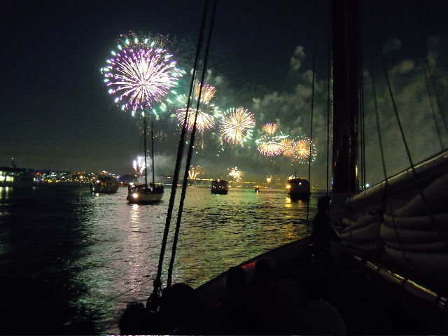 boston fireworks cruise